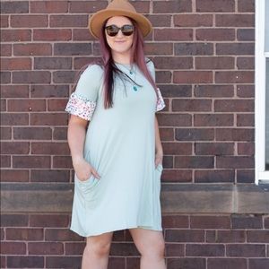 Floral ruffle sleeve dress